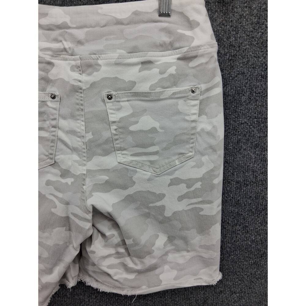 Belle By Kim Gravel Shorts Womens Size 6 White Grey Camo Camouflage - Picture 10 of 10